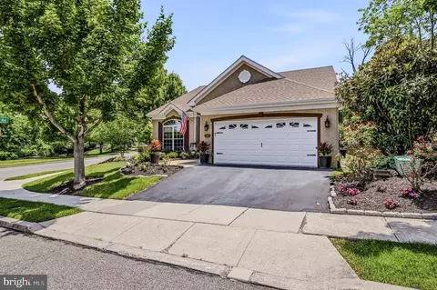 Exterior - 10 Irwin Dr, Ogden, PA 19061 photo 6 of 7