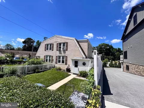 202 N Aberdeen Ave, Wayne, PA 19087 photo 2