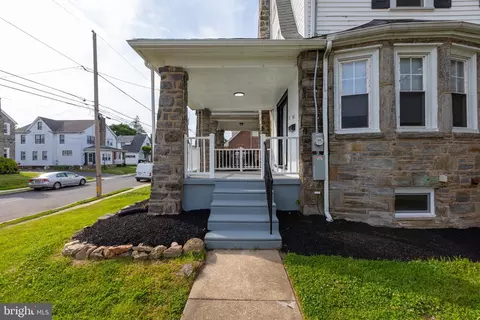 Exterior - 901 Ormond Ave, Drexel Hill, PA 19026 photo 4 of 6