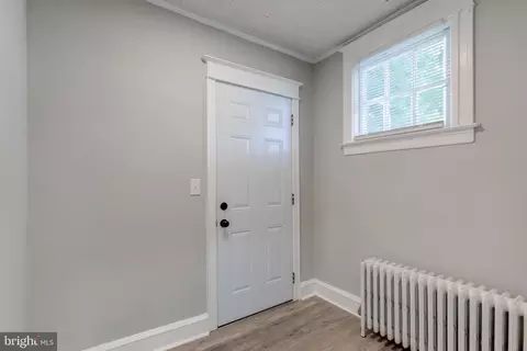Entry Way - 901 Ormond Ave, Drexel Hill, PA 19026 photo 6 of 16