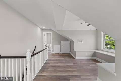 Entry Way - 901 Ormond Ave, Drexel Hill, PA 19026 photo 13 of 16