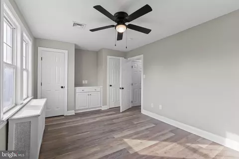 Entry Way - 901 Ormond Ave, Drexel Hill, PA 19026 photo 7 of 16