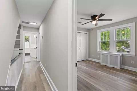 Entry Way - 901 Ormond Ave, Drexel Hill, PA 19026 photo 8 of 16