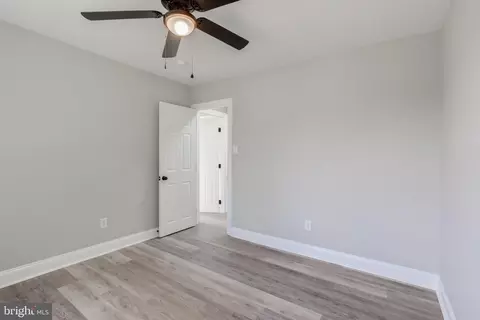 Entry Way - 901 Ormond Ave, Drexel Hill, PA 19026 photo 9 of 16