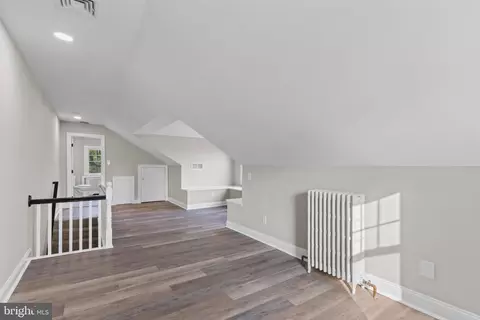 Entry Way - 901 Ormond Ave, Drexel Hill, PA 19026 photo 15 of 16
