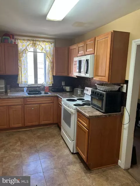 6845 Clover Ln, Darby, PA 19082 photo 6