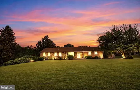 6 Patricia Ln, Glen Mills, PA 19342