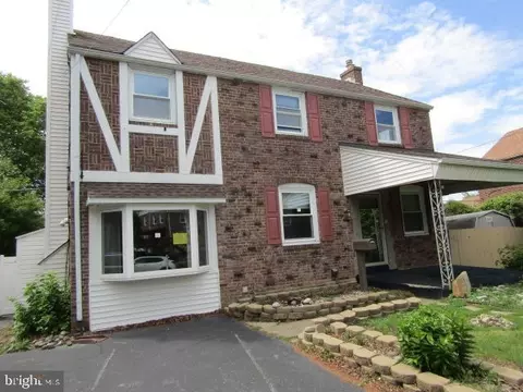 810 Irvington Rd, Drexel Hill, PA 19026