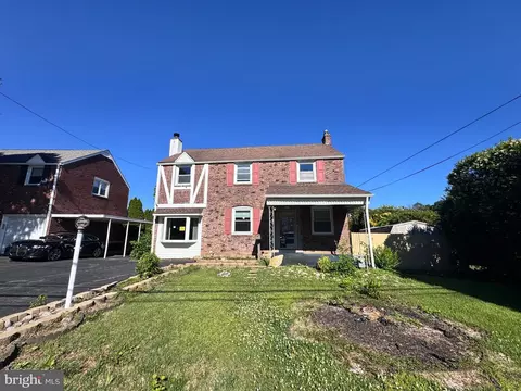 810 Irvington Rd, Drexel Hill, PA 19026