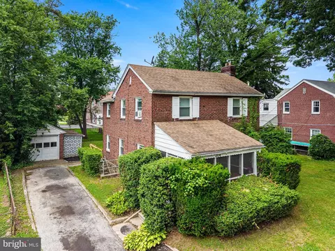 204 N Woodlawn Ave, Aldan, PA 19018