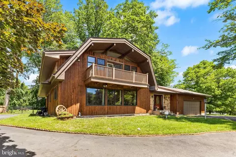 2 Fox Run, Garnet Valley, PA 19060