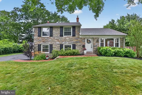 111 Canterbury Dr, Wallingford, PA 19086