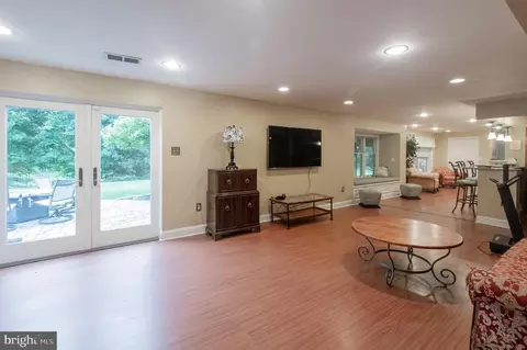 Living - 4 Marshall Ct, Glen Mills, PA 19342 photo 1 of 1