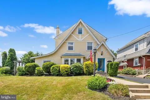 2404 Poplar Rd, Havertown, PA 19083