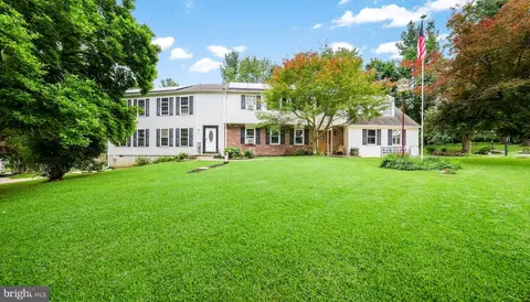 4 Mendenhall Dr, Glen Mills, PA 19342