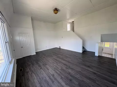 Living - 1402 Cosgrove St, Marcus Hook, PA 19061 photo 6 of 6