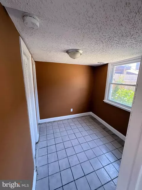 Entry Way - 1402 Cosgrove St, Marcus Hook, PA 19061 photo 4 of 5