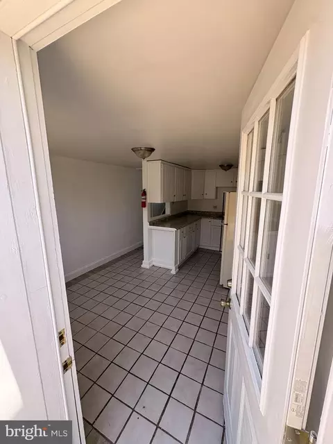 Entry Way - 1402 Cosgrove St, Marcus Hook, PA 19061 photo 3 of 5