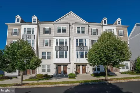 242 Charles Ellis Dr, Newtown Square, PA 19073