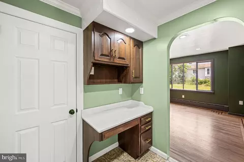 Entry Way - 233 S Fairview Ave, Darby, PA 19082 photo 2 of 3