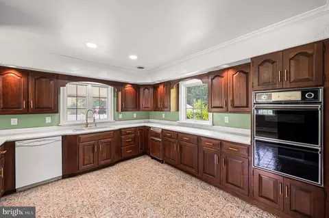 Kitchen - 233 S Fairview Ave, Darby, PA 19082 photo 3 of 5