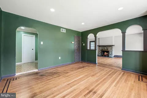 Living - 233 S Fairview Ave, Darby, PA 19082 photo 7 of 8