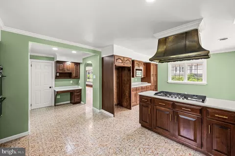 Kitchen - 233 S Fairview Ave, Darby, PA 19082 photo 4 of 5