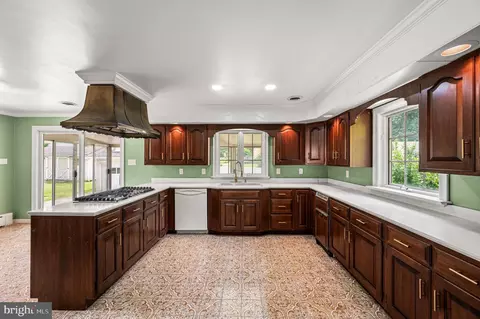 Kitchen - 233 S Fairview Ave, Darby, PA 19082 photo 2 of 5