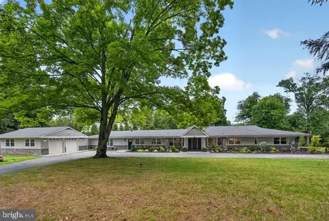 601 Coopertown Rd, Haverford, PA 19041