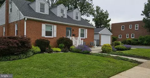 418 Buchanan Ave, Folsom, PA 19033