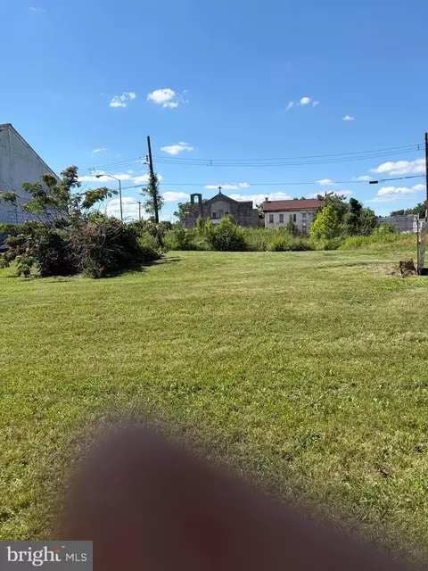 321 W 3rd St, Chester, PA 19013