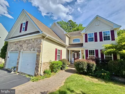 712 Carriage, Aston, PA 19014