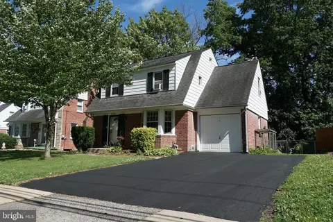 2420 Franklin Ave, Secane, PA 19018