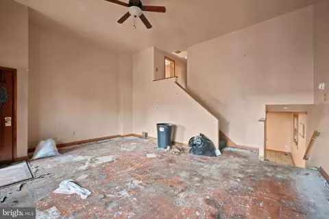 Living - 146 Ervin Ave, Linwood, PA 19061 photo 2 of 2