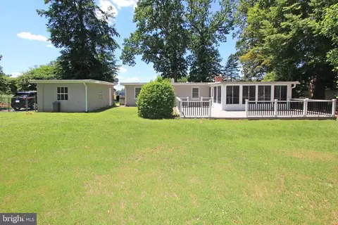 513 Cherry Tree Rd, Aston, PA 19014