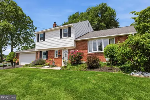 5005 Jefferson Dr, Brookhaven, PA 19015