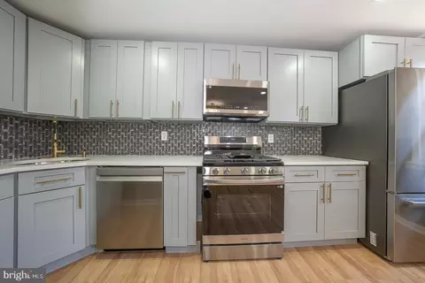 242 Spring Valley Rd, Darby, PA 19023