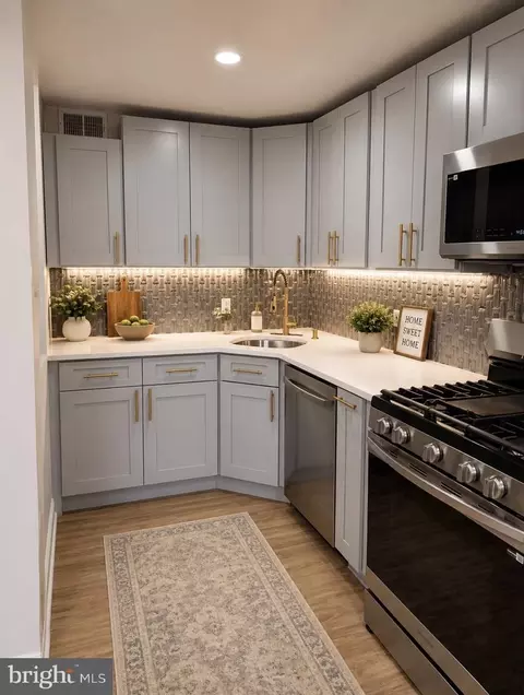 242 Spring Valley Rd, Darby, PA 19023
