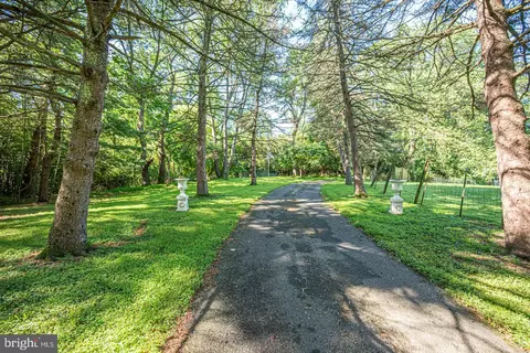 220 Harvey Rd, Chadds Ford, PA 19317
