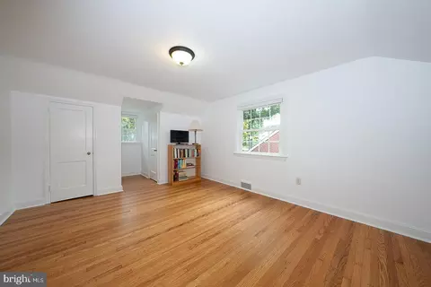 Bedroom - 525 W Beechtree Ln, Wayne, PA 19087 photo 6 of 7