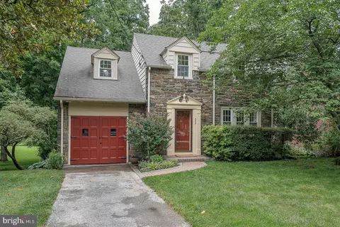 Exterior - 525 W Beechtree Ln, Wayne, PA 19087 photo 2 of 9