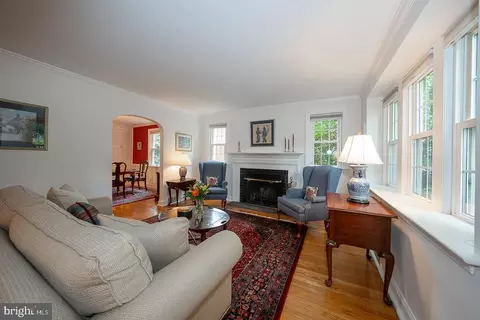 Living - 525 W Beechtree Ln, Wayne, PA 19087 photo 1 of 3