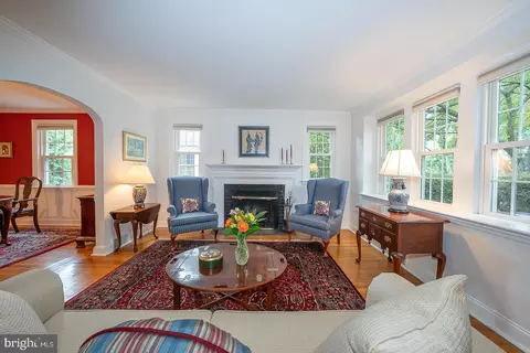 Living - 525 W Beechtree Ln, Wayne, PA 19087 photo 2 of 3