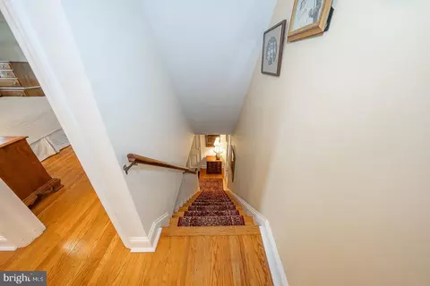 Entry Way - 525 W Beechtree Ln, Wayne, PA 19087 photo 4 of 5
