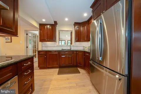 Other - 525 W Beechtree Ln, Wayne, PA 19087 photo 3 of 19