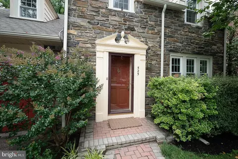 Entry Way - 525 W Beechtree Ln, Wayne, PA 19087 photo 1 of 5