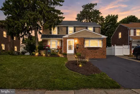 560 Holmes Rd, Morton, PA 19070