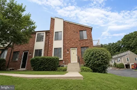 6618 Hilltop Dr #250, Brookhaven, PA 19015