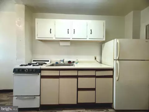Kitchen - 549 Littlecroft Rd, Darby, PA 19082 photo 1 of 2
