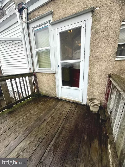 Exterior - 549 Littlecroft Rd, Darby, PA 19082 photo 6 of 6